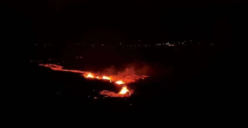 Yanardağ patladı! 50 metre yükseldi 2,5 kilometreden görünüyor 20